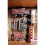 Hornby Wind up locomotive and assorted carriages