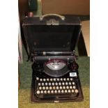 Vintage Underwood Typewriter in case