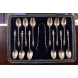 Cased set of 12 Apostle Teaspoons and Sugar tongs by Joseph Rodgers & Sons Sheffield 1917 200g total