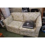 2 Piece upholstered sofa suite (Sofa Bed pull out)