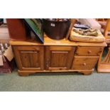 Low Pine Ducal cabinet