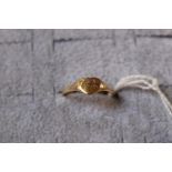 Ladies 9ct Gold Heart Shaped signet ring Size O 1g total weight