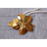 9ct Gold Brooch in the form of a Maple leaf dated 1967. 3.3g total weight