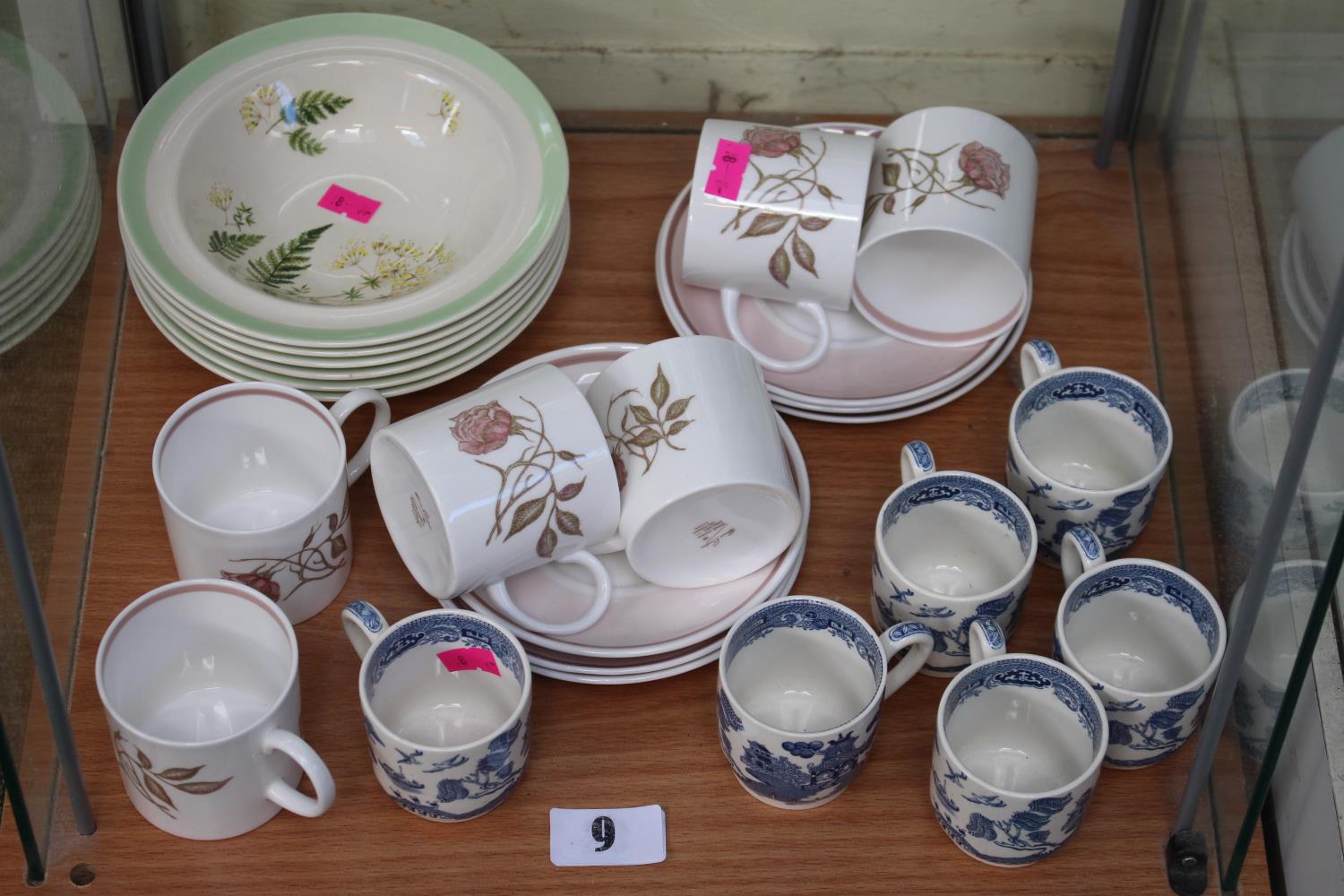 Collection of Coffee cans and saucers to include Susie Cooper and Willow pattern with a Set of