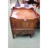 Georgian Mahogany Commode with brass drop handles and gallery top