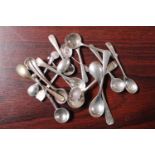 Collection of Late 19thC and early 20thC Salt spoons 80g total weight