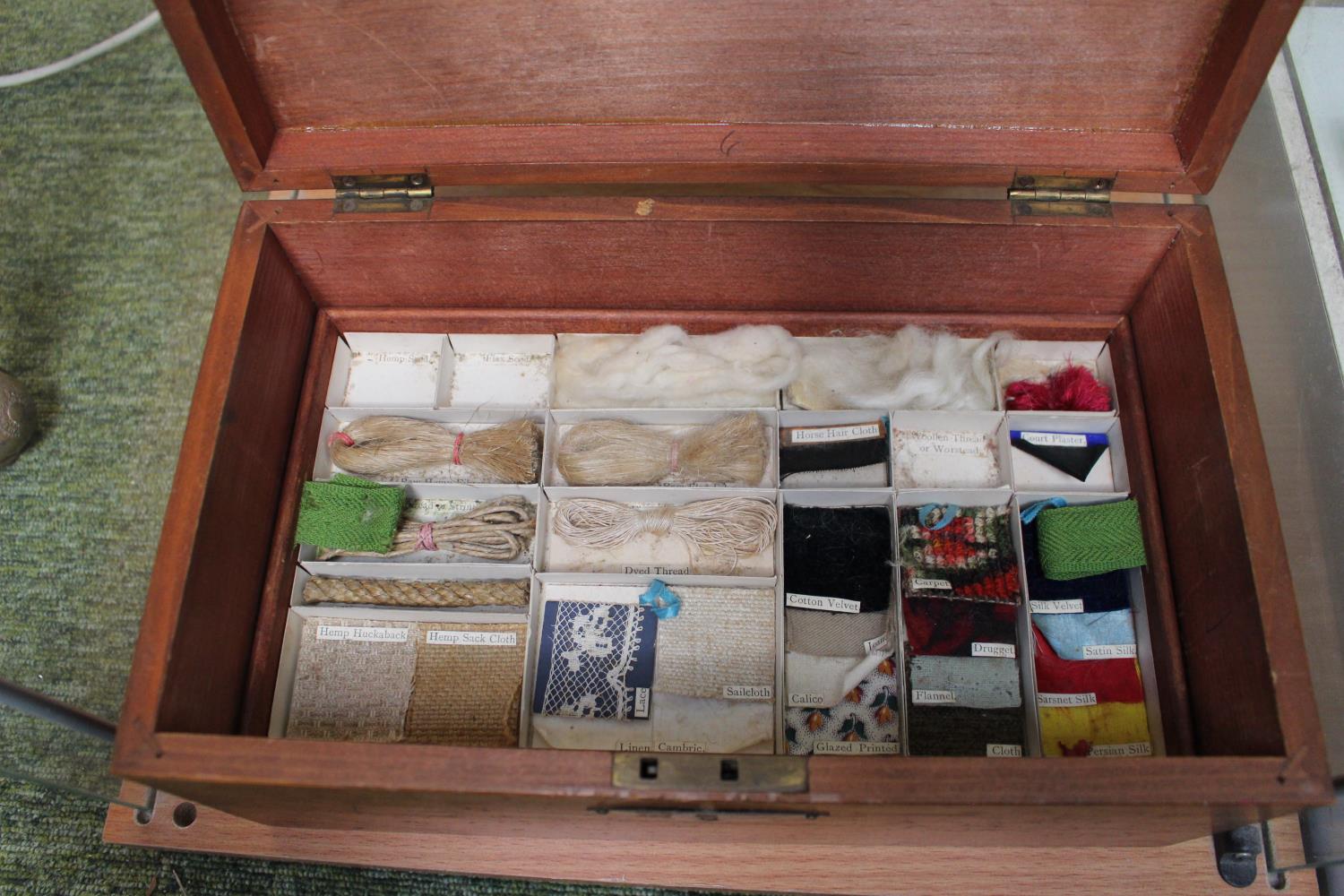 Edwardian Fitted wooden box of 3 trays with assorted Samples - Image 3 of 3