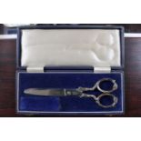 Pair of George Platts & Son Silver handled Scissors in fitted case 108g total weight