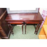 Nest of 3 Mahogany tables on fluted legs