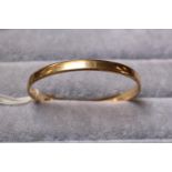 Solid 9ct Gold Ladies Bangle 32.1g total weight