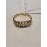 Ladies 18ct Gold 5 Stone Diamond ring Size N 2.5g total weight