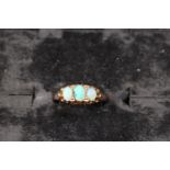 Ladies 9ct Gold 3 Stone Opal ring 4.1g total weight