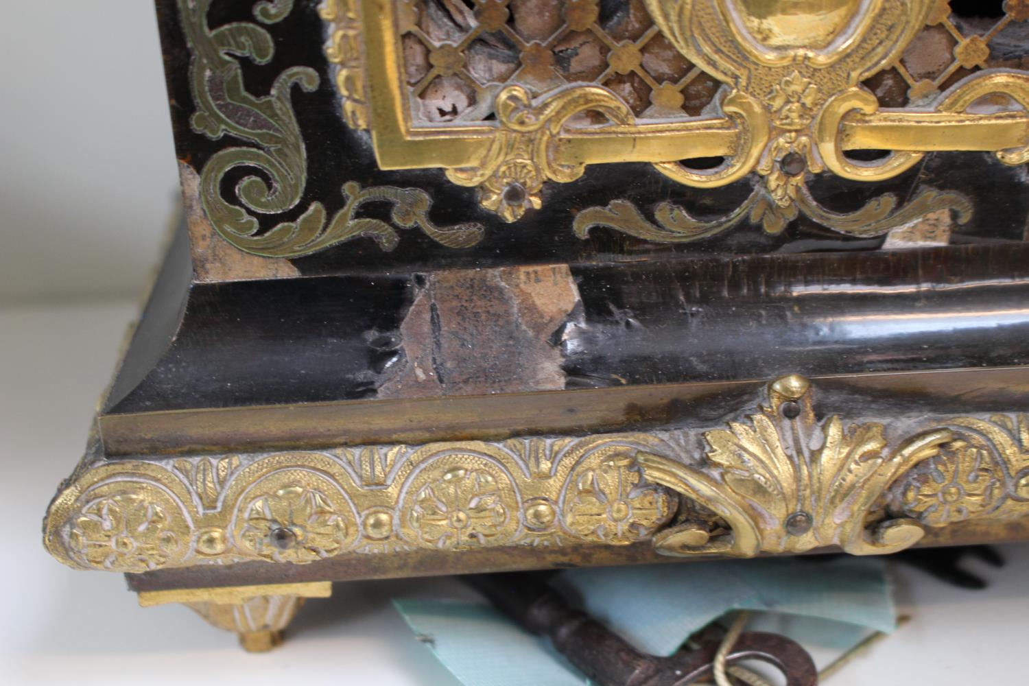 Late 19thC French Boulle mantel clock, The ormolu mounted arched case with all-over brass inlaid - Image 3 of 7
