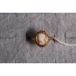 Ladies 9ct Gold Cameo Ring 2.6g total weight Size N