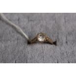 Ladies 9ct Gold CZ set dress ring 2.2g total weight