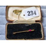 14ct Gold Ruby Set Bar Brooch 2g total weight