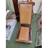 Low Edwardain folding chair with button and Leatherette upholstery