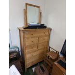 Good quality Light Oak Chest of drawers and matching dressing table