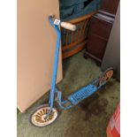 Retro metal tubular Scooter