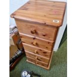 Pine chest of 5 drawers with turned handles
