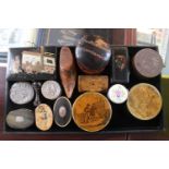 Shoebox of assorted Snuff and other small boxes inc. Horn, Treen, Pewter etc