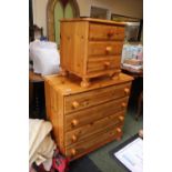 Pine chest of 4 drawers and a matching bedside chest