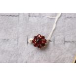 Ladies 9ct Gold Garnet cluster 2.7g total weight Size I