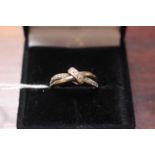 Ladies 9ct White Gold Knot ring 1.9g total weight Size M