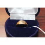 Childs 9ct Gold signet1g total weight, ring Size H