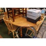 Good quality dining table with extra leaf