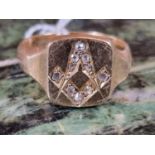 Gents 18ct Gold Masonic Diamond set signet ring 9.6g total weight