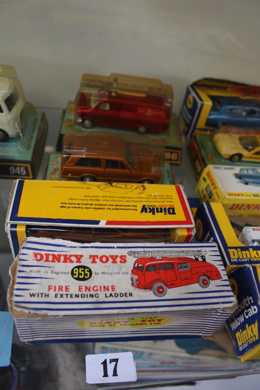 Good collection of Boxed Dinky Toy vehicles to include 982 Pullmore Transporter, 955 Fire Engine, - Image 4 of 5