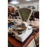 Asco Limited White enamel 2lb grocer's scales