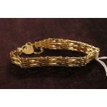 Ladies 9ct gold gate bracelet 5.1g total weight