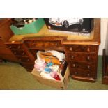 Late 19thC Walnut Green Leather topped ladies desk of 8 drawers with turned handles