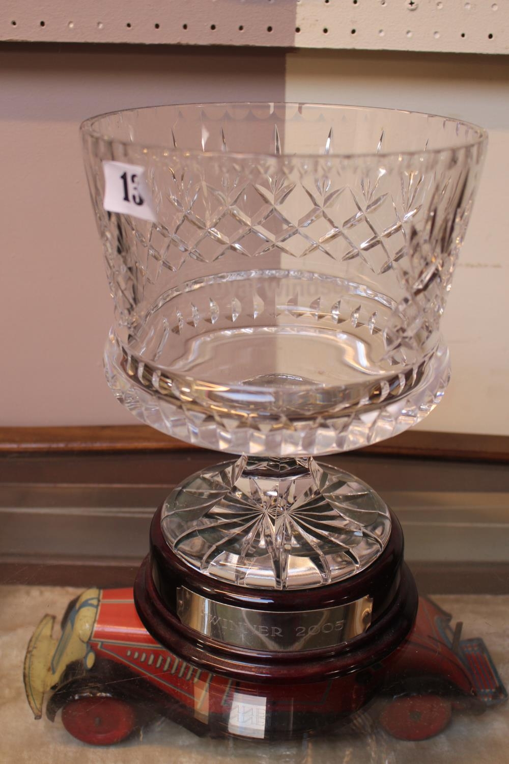 Large Cut Glass Cystal Windsor horse Race Trophy Winner 2005 on plinth .26.5cm in Height - Image 2 of 2