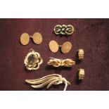 Collection of assorted 9ct Gold and other jewellery 14.8g total weight
