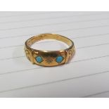 A 15ct gold ring set turquoise 3.3g size O