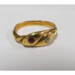 A gold ring set diamond and ruby size M 2.8g