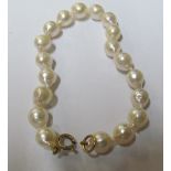 A pearl bracelet with 9ct gold clasp