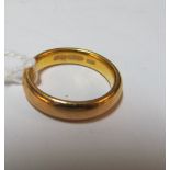 A 22ct gold wedding band 7.5gm, size L