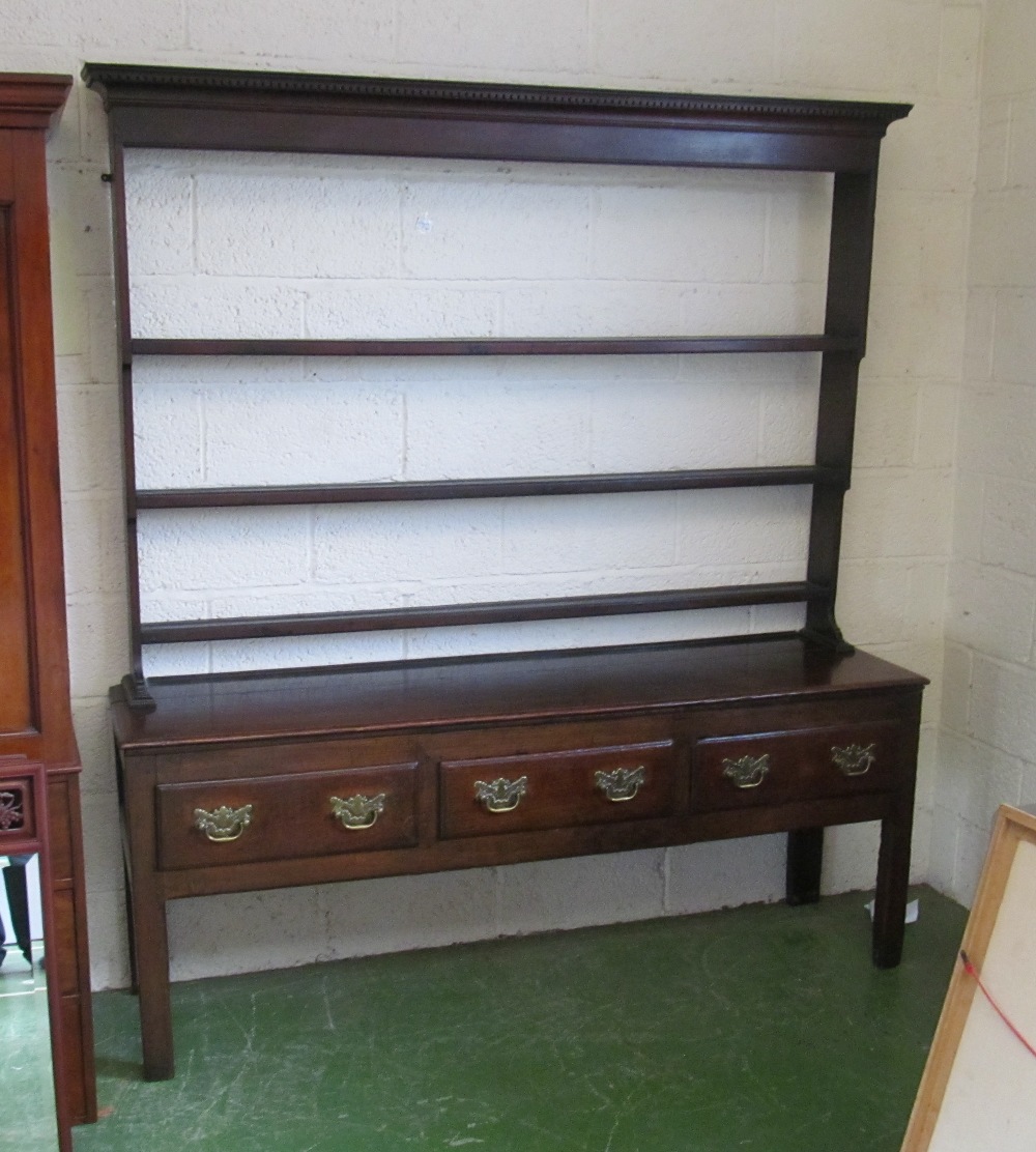 An 18th Century oak dresser with three drawers - Image 6 of 7
