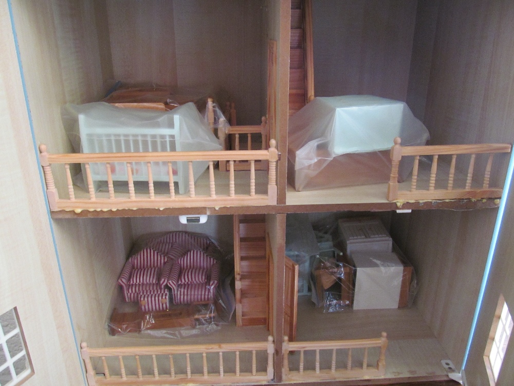 A modern dolls house with furniture - Image 3 of 4