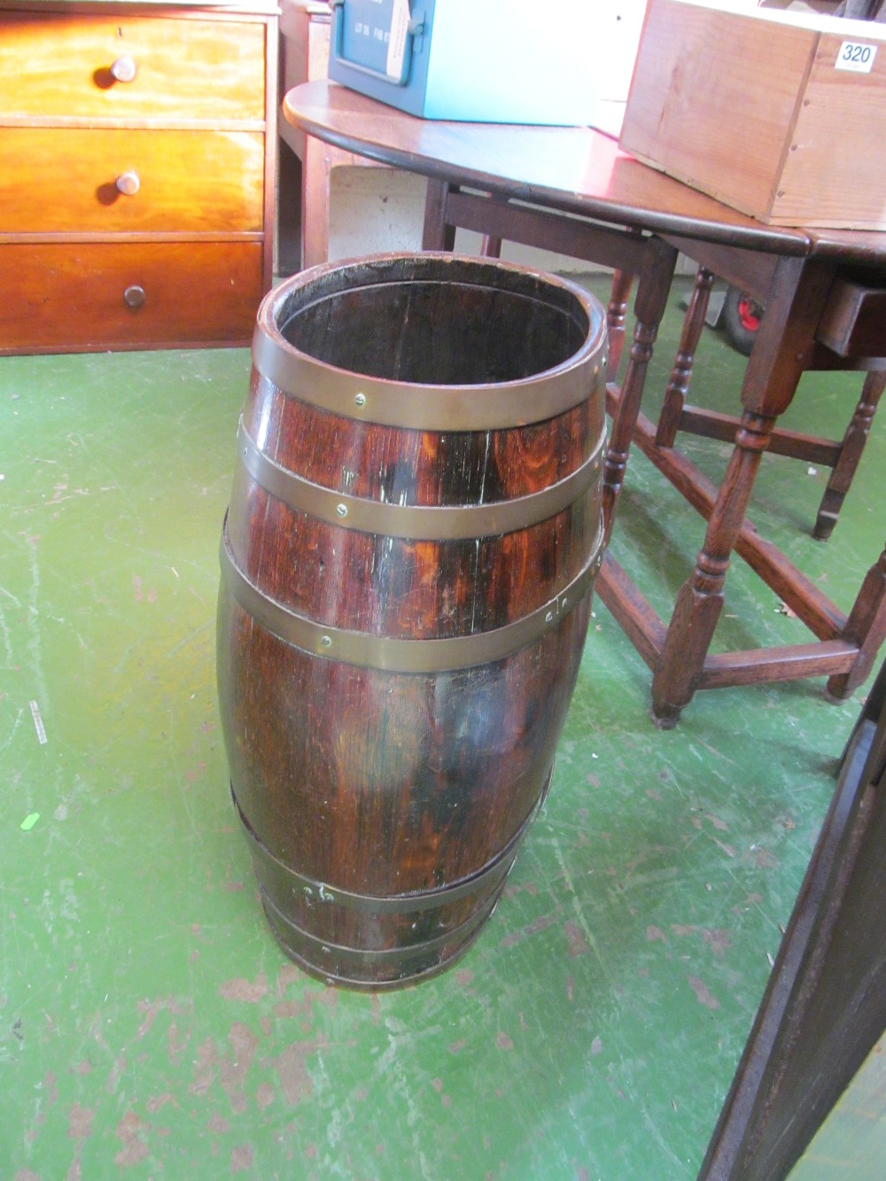 An oak barrel stick stand - Image 3 of 3