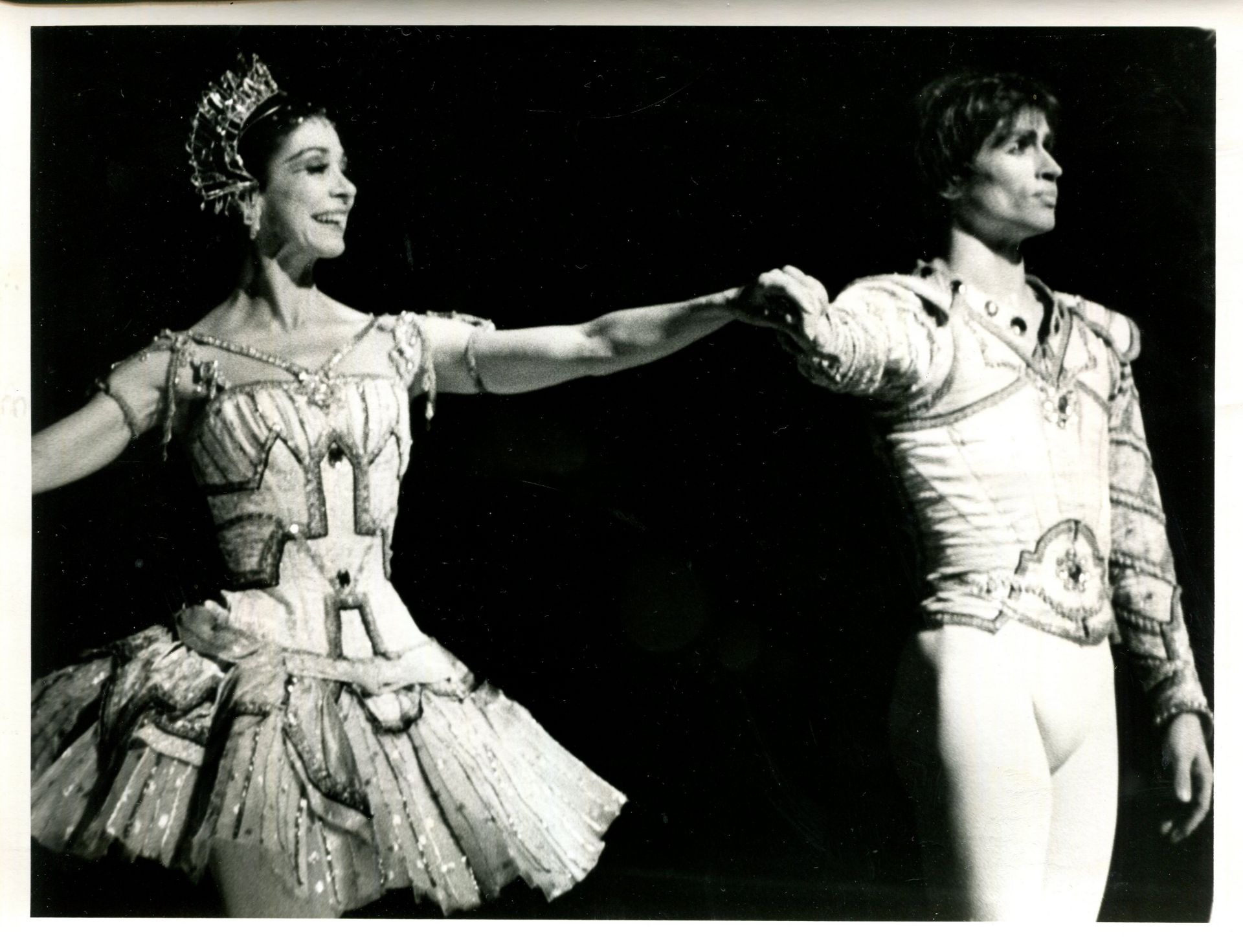 [FONTEYN & NUREYEV]: [FONTEYN MARGOT] (1919-1991) English ballerina & [NUREYEV RUDOLF] (1938-1993) - Image 5 of 17
