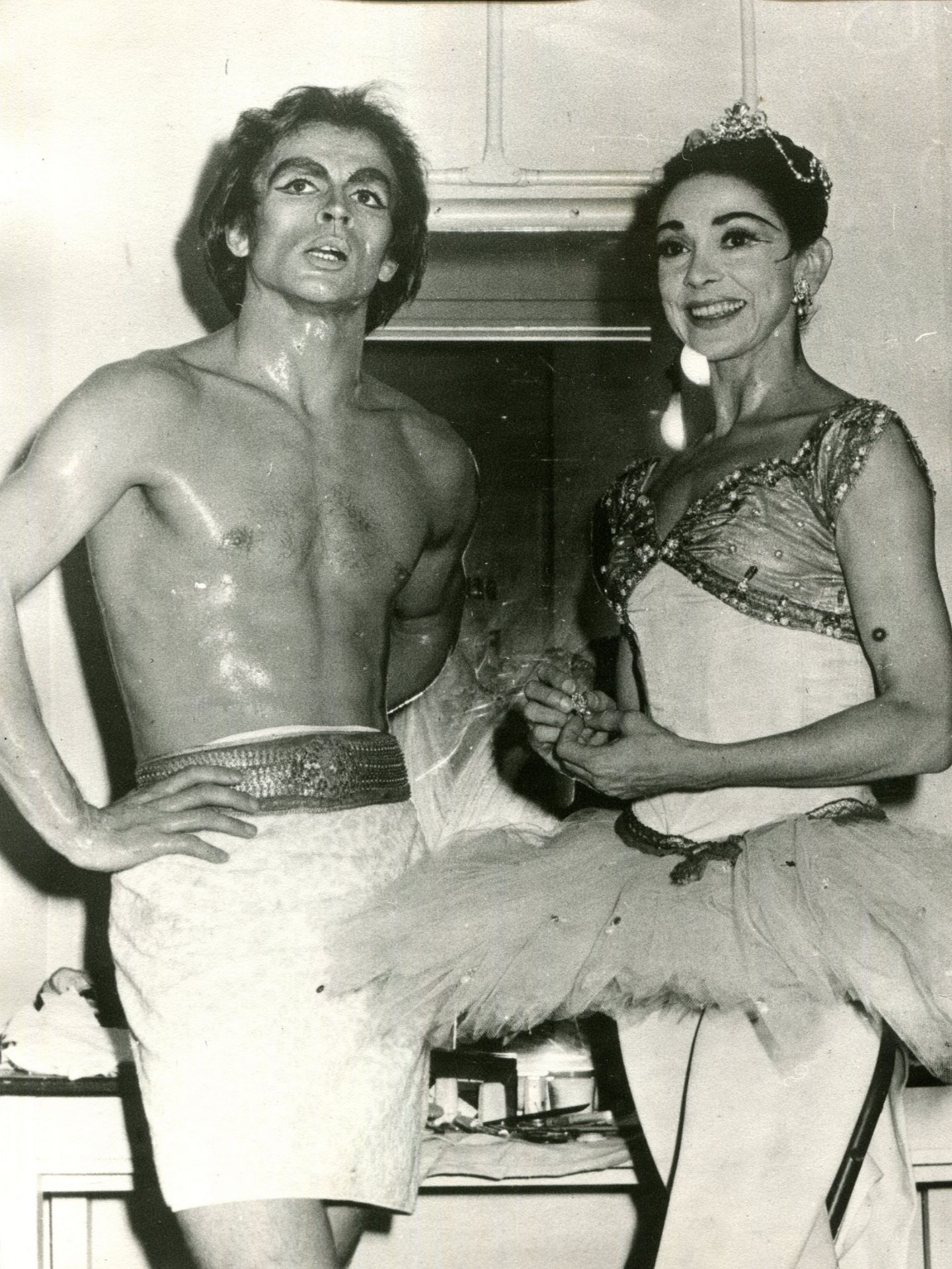 [FONTEYN & NUREYEV]: [FONTEYN MARGOT] (1919-1991) English ballerina & [NUREYEV RUDOLF] (1938-1993) - Image 10 of 17