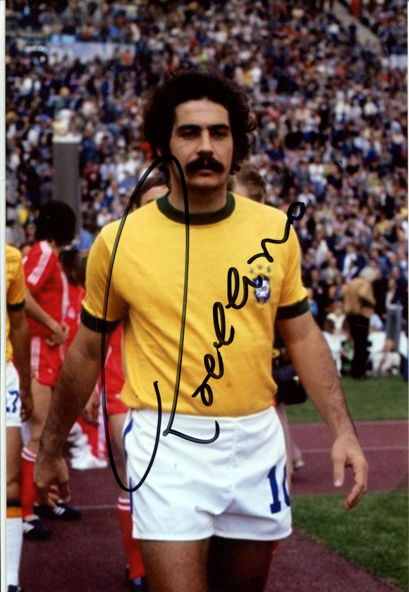 BRAZILIAN FOOTBALLERS: A good selection of signed 4 x 6 photographs, many colour, - Bild 2 aus 5