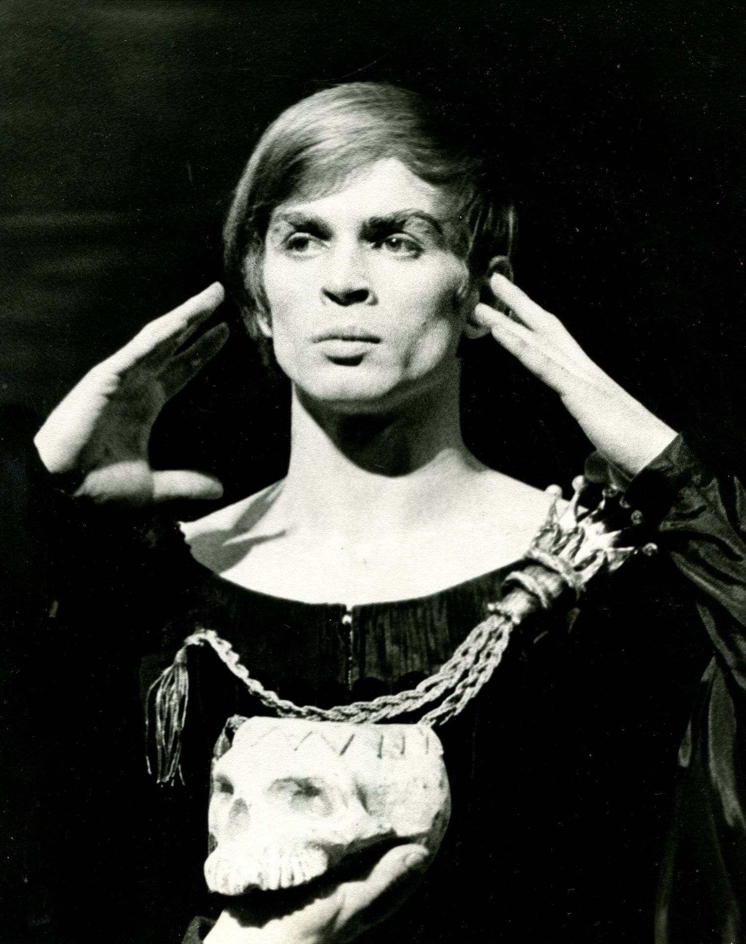 [FONTEYN & NUREYEV]: [FONTEYN MARGOT] (1919-1991) English ballerina & [NUREYEV RUDOLF] (1938-1993) - Image 17 of 17