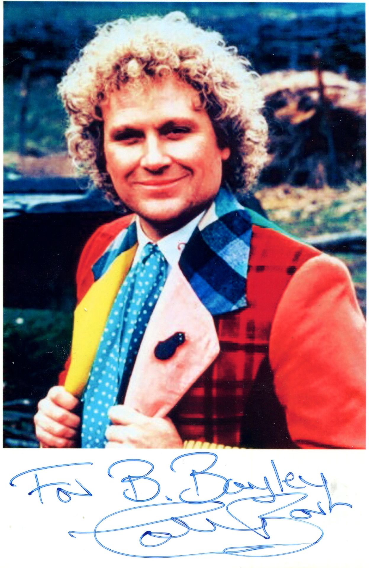 DOCTOR WHO: Small selection of signed postcard photographs by various actors, - Image 4 of 6