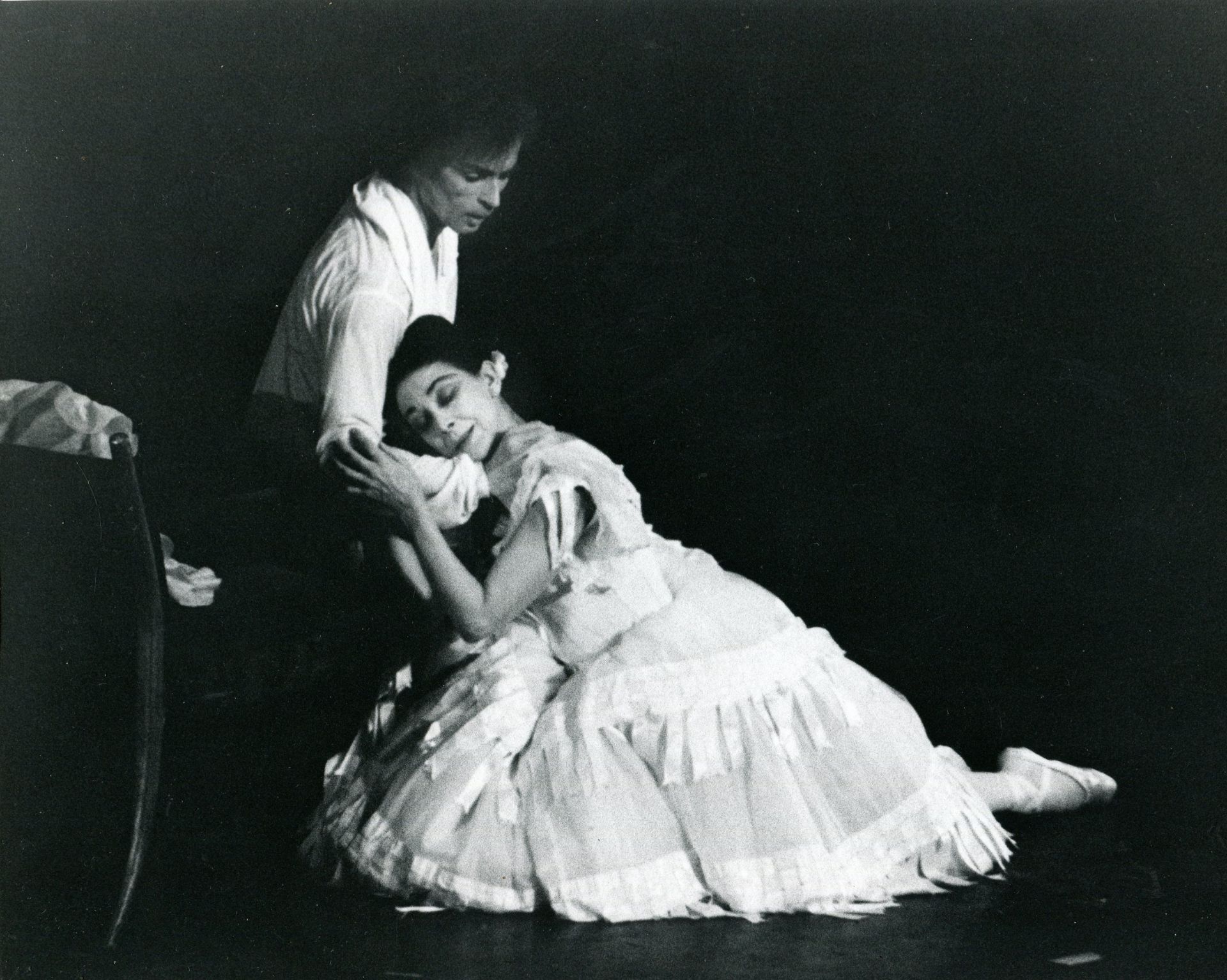 [FONTEYN & NUREYEV]: [FONTEYN MARGOT] (1919-1991) English ballerina & [NUREYEV RUDOLF] (1938-1993) - Image 14 of 17